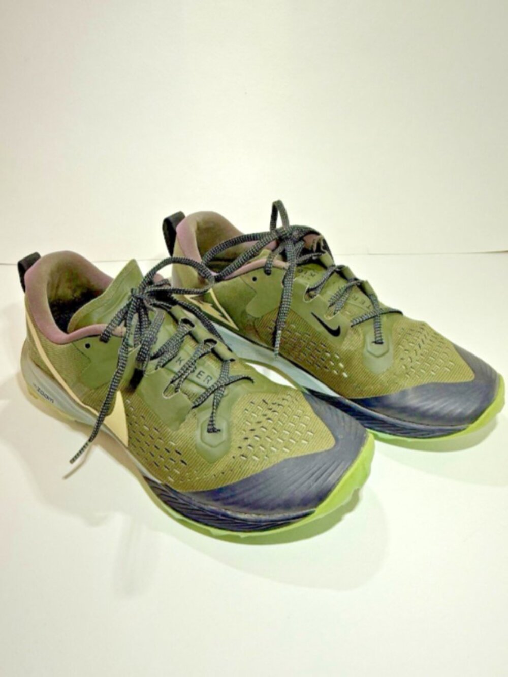 Nike Air Zoom Terra Kiger 5 Trail Running Shoes Size 9 - Olive Flak/Black
